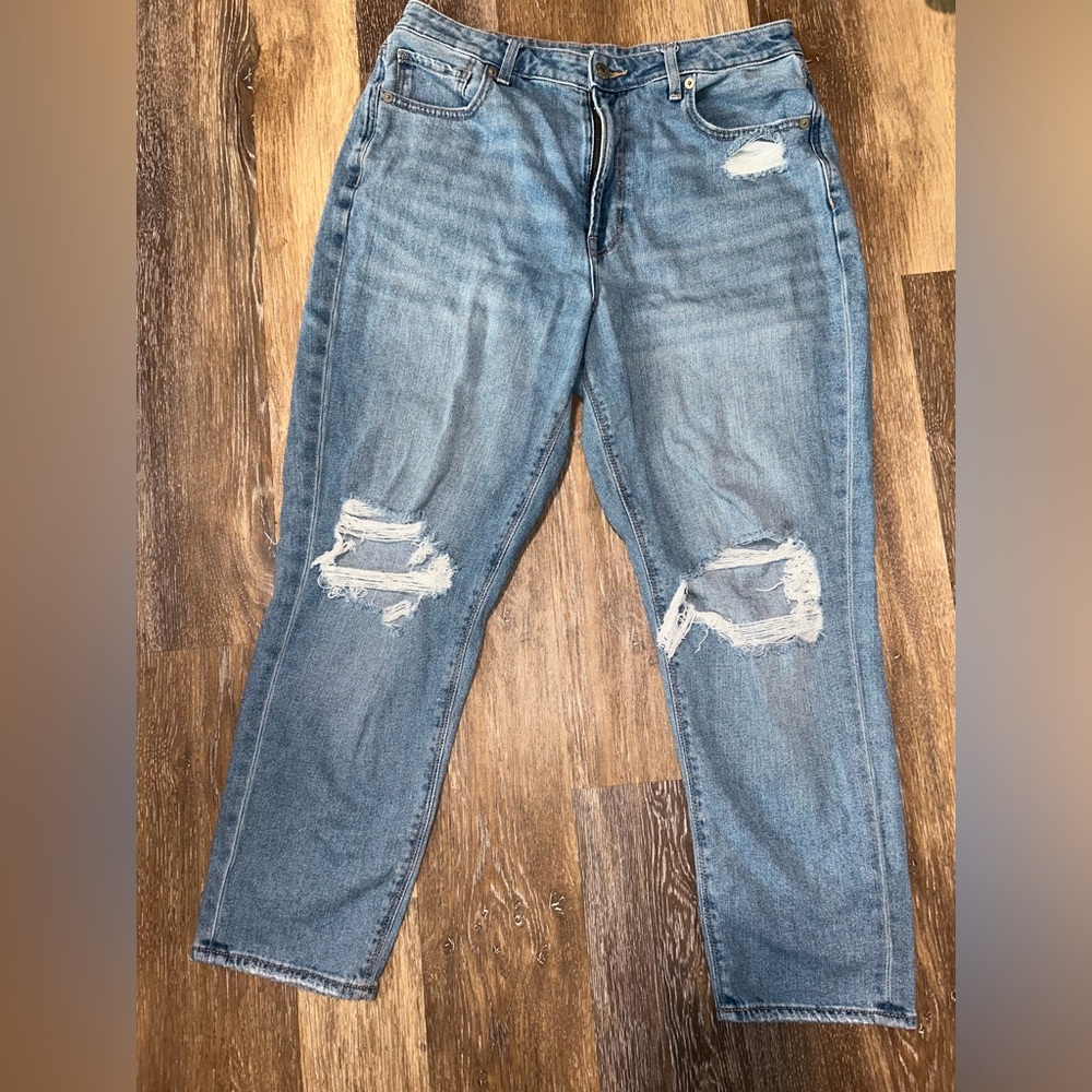American Eagle Outfitters Light Blue Denim Jeans